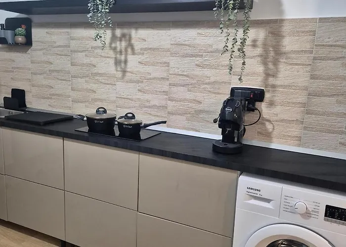 Via Lanzalone 度假居 萨莱诺